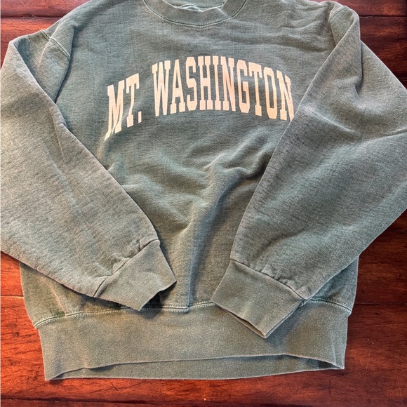 Fruit of the Loom Green is Crewneck Sweatshirt- Mount Washington-Size M - Picture 4 of 8